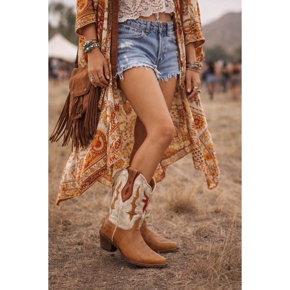 Frye Shoes - Frye Lilly Short Tan Leather Western Boots Womens 6B Inlay Detail Boho Festival